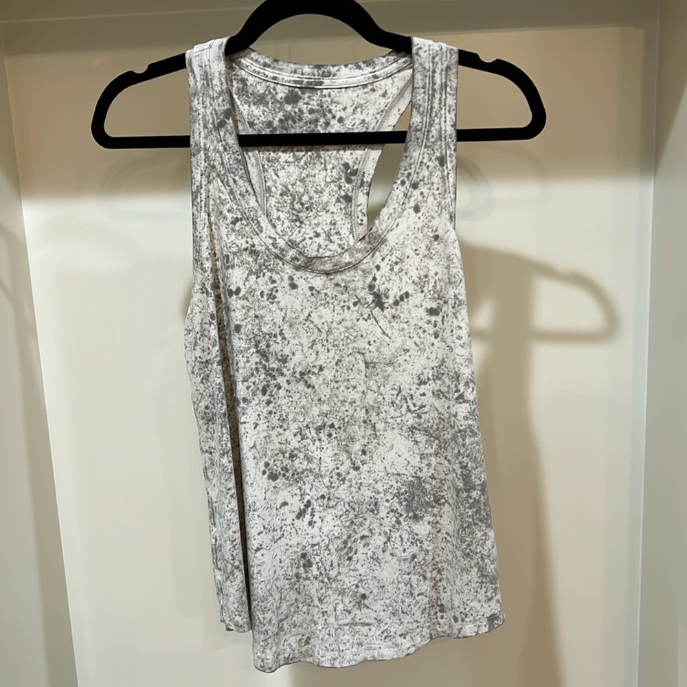 Lululemon tank